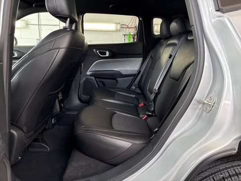 Used 2024 Jeep Compass Latitude AWD/4WD image 29