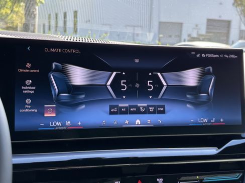 Certified 2025 BMW 530i xDrive w/ Premium Package image 29