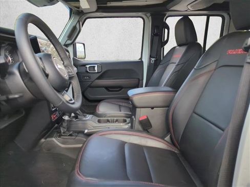 Used 2025 Jeep Wrangler Unlimited Rubicon image 18