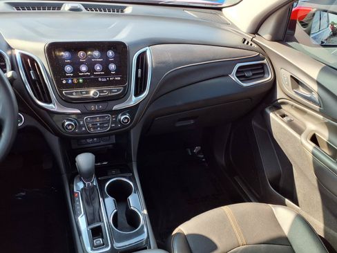 Used 2024 Chevrolet Equinox Premier AWD/4WD image 3