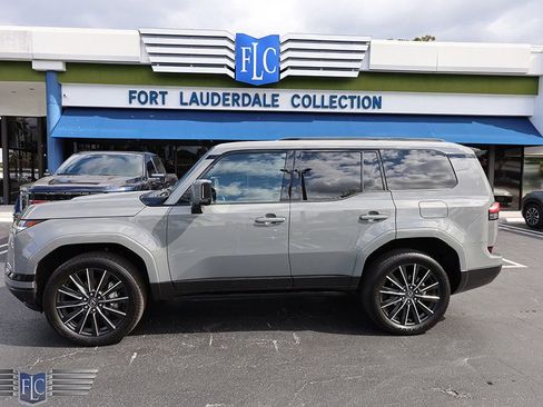 Used 2025 Lexus GX 550 image 3