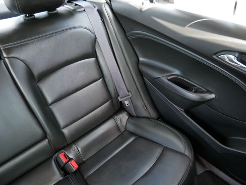 Used 2017 Chevrolet Cruze Premier FWD image 14