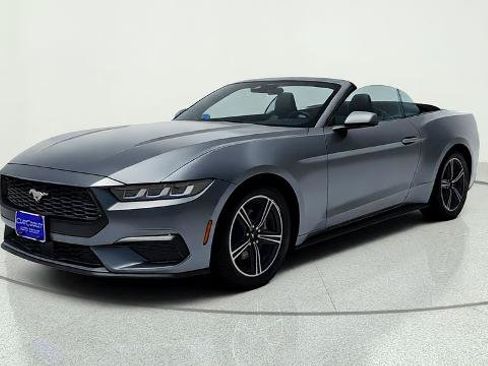 Certified 2024 Ford Mustang Convertible RWD image 3