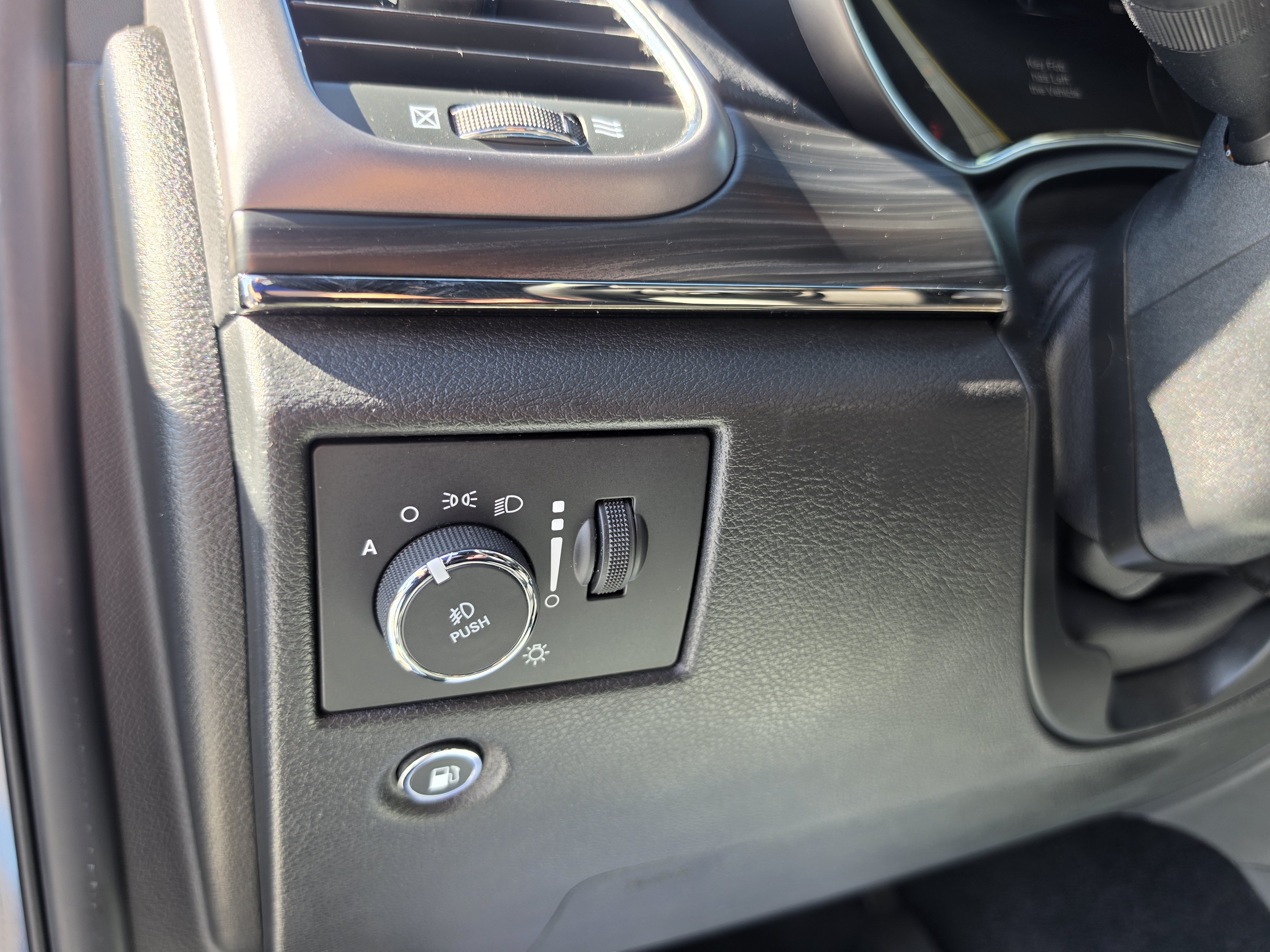 Used 2021 Jeep Grand Cherokee Limited X AWD/4WD image 18
