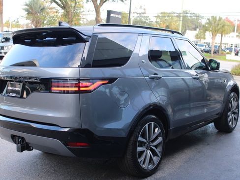 Certified 2025 Land Rover Discovery Dynamic SE image 7