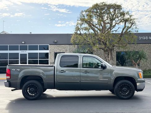 Used 2011 GMC Sierra 1500 SLT w/ SLT Convenience Package AWD/4WD image 4