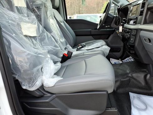 New 2025 Ford F550 4x4 Regular Cab Super Duty image 9