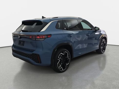 New 2026 Volkswagen Tiguan SEL R-Line image 3