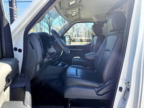 Used 2019 Nissan NV 1500 S image 10