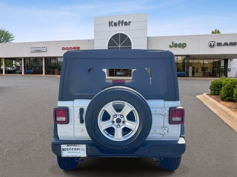 Used 2018 Jeep Wrangler Unlimited Sport S AWD/4WD image 5