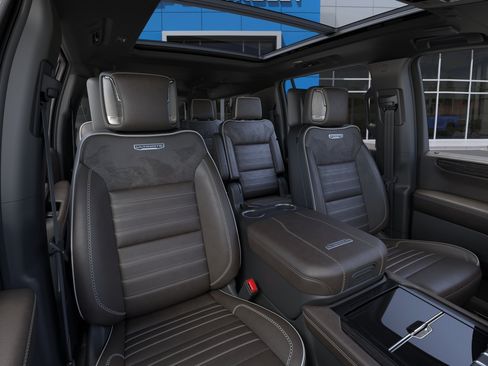 New 2026 GMC Yukon XL Denali Ultimate w/ LPO, Floor Liner Package AWD/4WD image 17