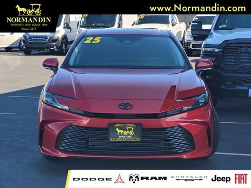 Used 2025 Toyota Camry LE FWD image 2