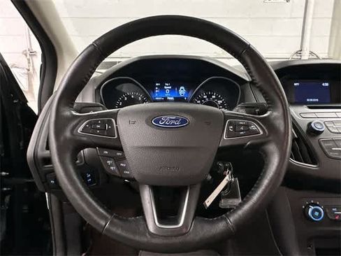 Used 2016 Ford Focus SE w/ SE Cold Weather Package image 7
