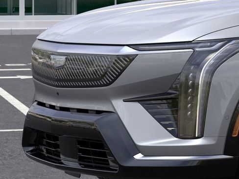 New 2025 Cadillac Optiq Luxury 1 image 37