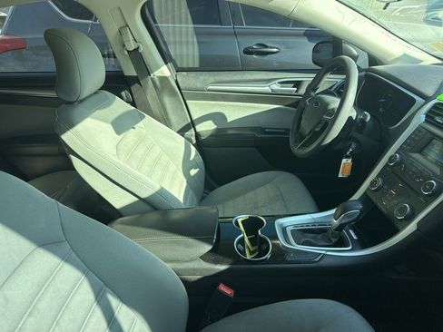 Used 2015 Ford Fusion S image 3
