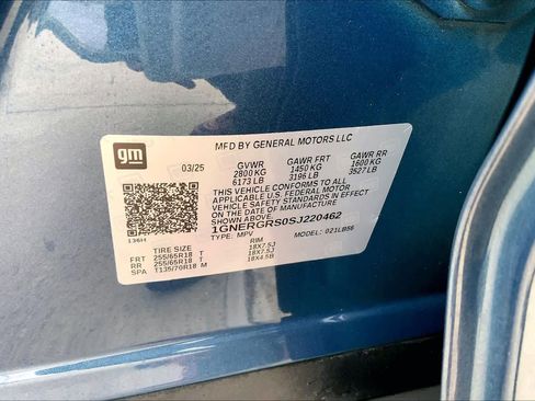 Used 2025 Chevrolet Traverse LT w/ Driver Confidence Package image 36