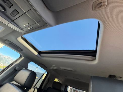Used 2019 GMC Yukon SLT AWD/4WD image 34