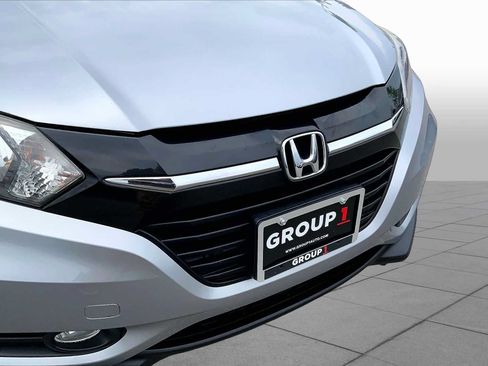 Used 2017 Honda HR-V EX image 32