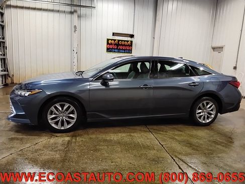 Used 2022 Toyota Avalon XLE FWD image 5