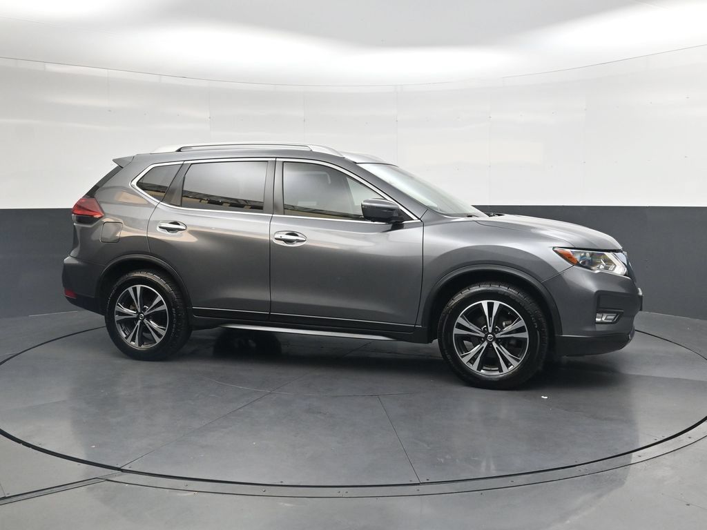 Used 2019 Nissan Rogue SV w/ Premium Package FWD image 4