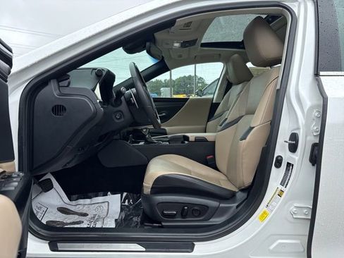 Used 2020 Lexus ES 350 w/ Premium Package FWD image 12