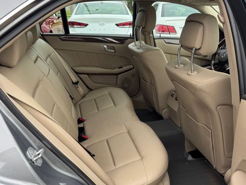 Used 2010 Mercedes-Benz E 350 4MATIC Sedan image 25
