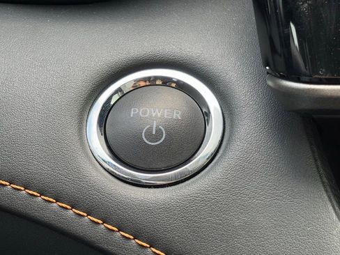 Used 2023 Toyota Highlander Bronze Edition image 16