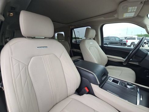 Used 2023 Ford Expedition Platinum RWD image 23