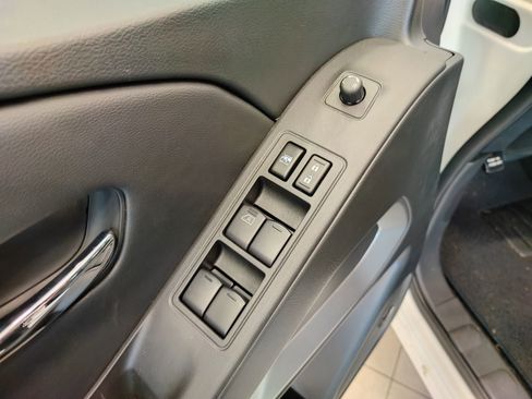 New 2025 Nissan Frontier SV w/ SV Convenience Package AWD/4WD image 10