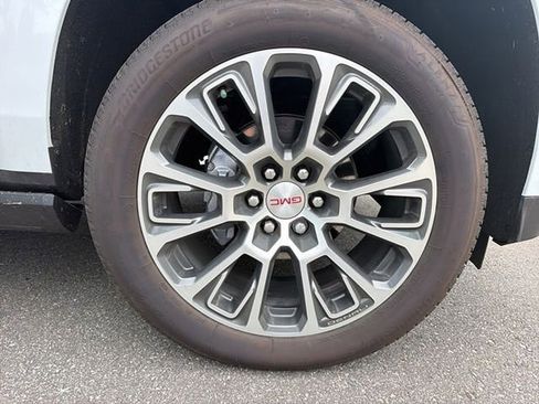 Used 2026 GMC Yukon XL Denali w/ Sun & Power Step Package AWD/4WD image 3