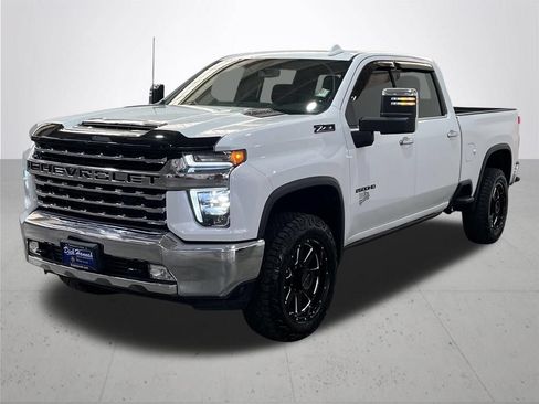 Used 2020 Chevrolet Silverado 2500 LTZ AWD/4WD image 2