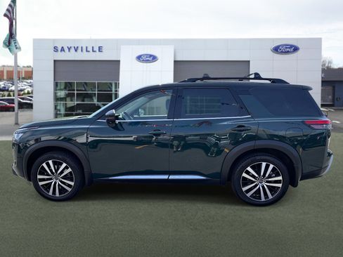 Used 2023 Nissan Pathfinder Platinum AWD/4WD image 2