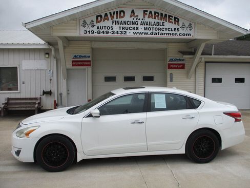 Used 2015 Nissan Altima 2.5 SV w/ Convenience Package FWD image 13