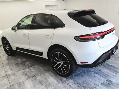 Used 2023 Porsche Macan AWD/4WD image 4