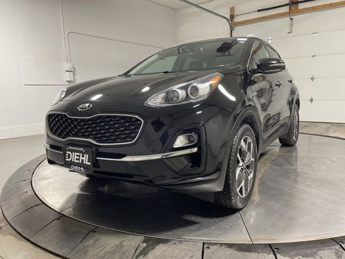 Used 2020 Kia Sportage EX image 3