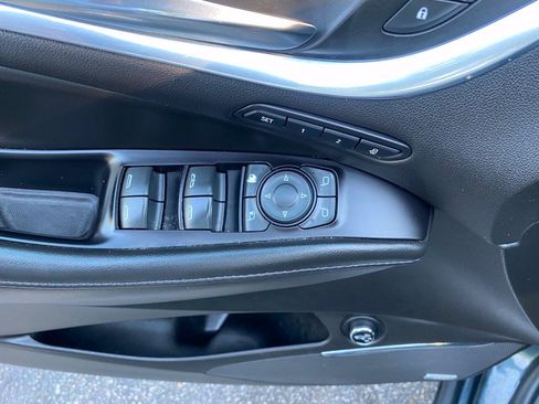 Used 2020 Buick Enclave Avenir w/ Avenir Technology Package AWD/4WD image 19