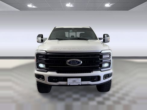 Used 2025 Ford F250 Platinum w/ FX4 Off-Road Package AWD/4WD image 6
