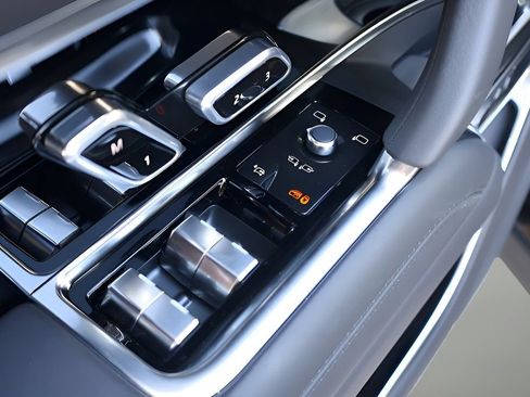 New 2026 Land Rover Range Rover SE AWD/4WD image 11