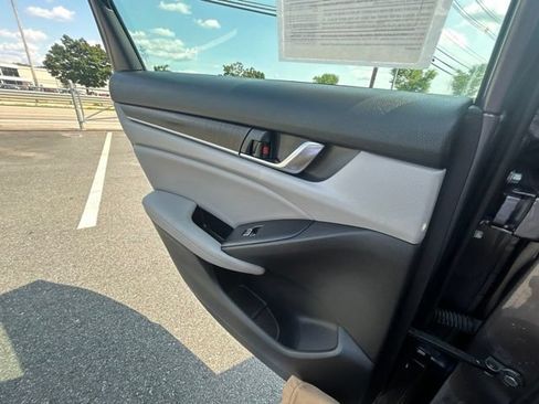 Used 2018 Honda Accord EX-L image 21