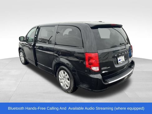 Used 2019 Dodge Grand Caravan SE w/ UConnect Hands-Free Group image 3
