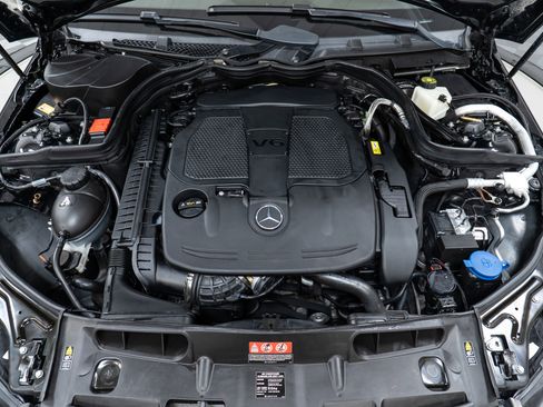 Used 2014 Mercedes-Benz C 300 4MATIC Sedan image 9