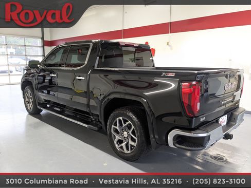 Used 2022 GMC Sierra 1500 SLT w/ SLT Premium Plus Package image 2