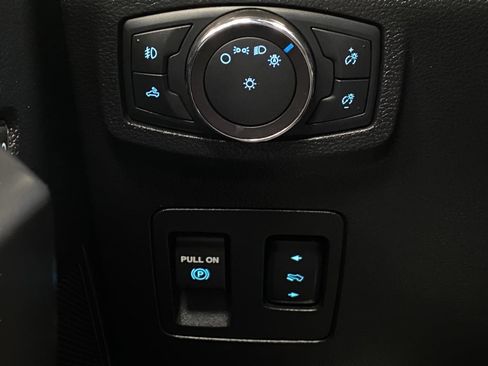 Used 2018 Ford F150 XLT w/ Equipment Group 302A Luxury AWD/4WD image 15