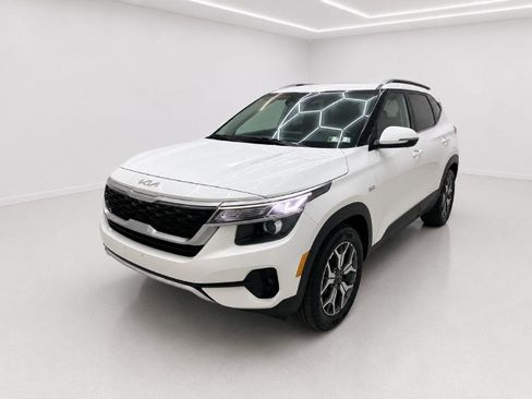 Used 2022 Kia Seltos EX AWD/4WD image 7