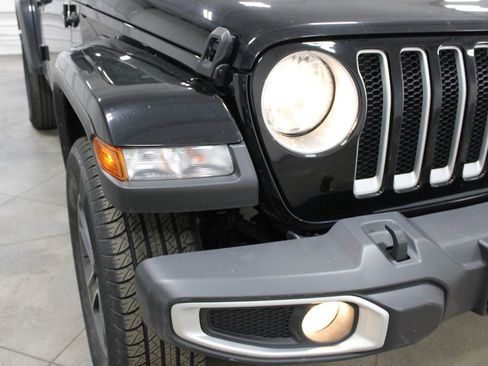 Used 2023 Jeep Wrangler Sahara image 12