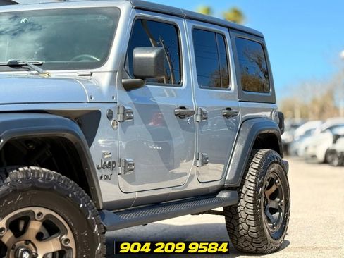 Used 2018 Jeep Wrangler Unlimited Sport S AWD/4WD image 3