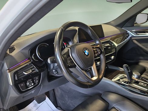 Used 2018 BMW 530i xDrive AWD/4WD image 14