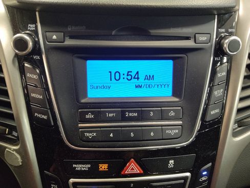 Used 2016 Hyundai Elantra GT FWD image 25