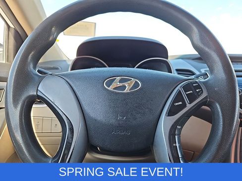 Used 2016 Hyundai Elantra SE image 19