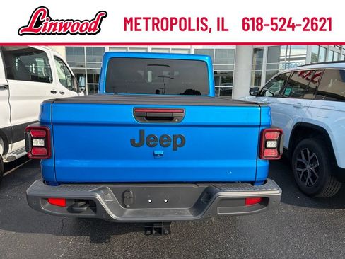 Used 2025 Jeep Gladiator Sport AWD/4WD image 5
